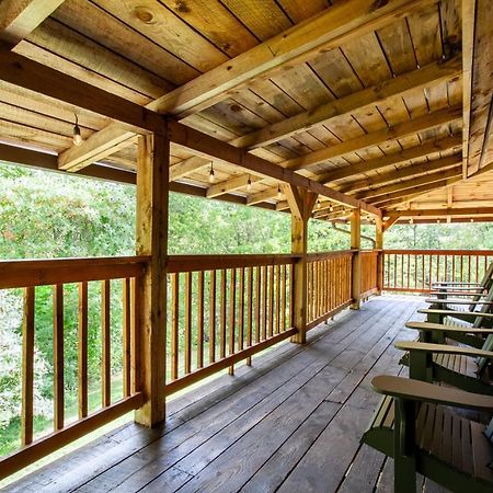 Forest Home Hot Tub Fire Pit Pool Table Pigeon Forge Exterior photo
