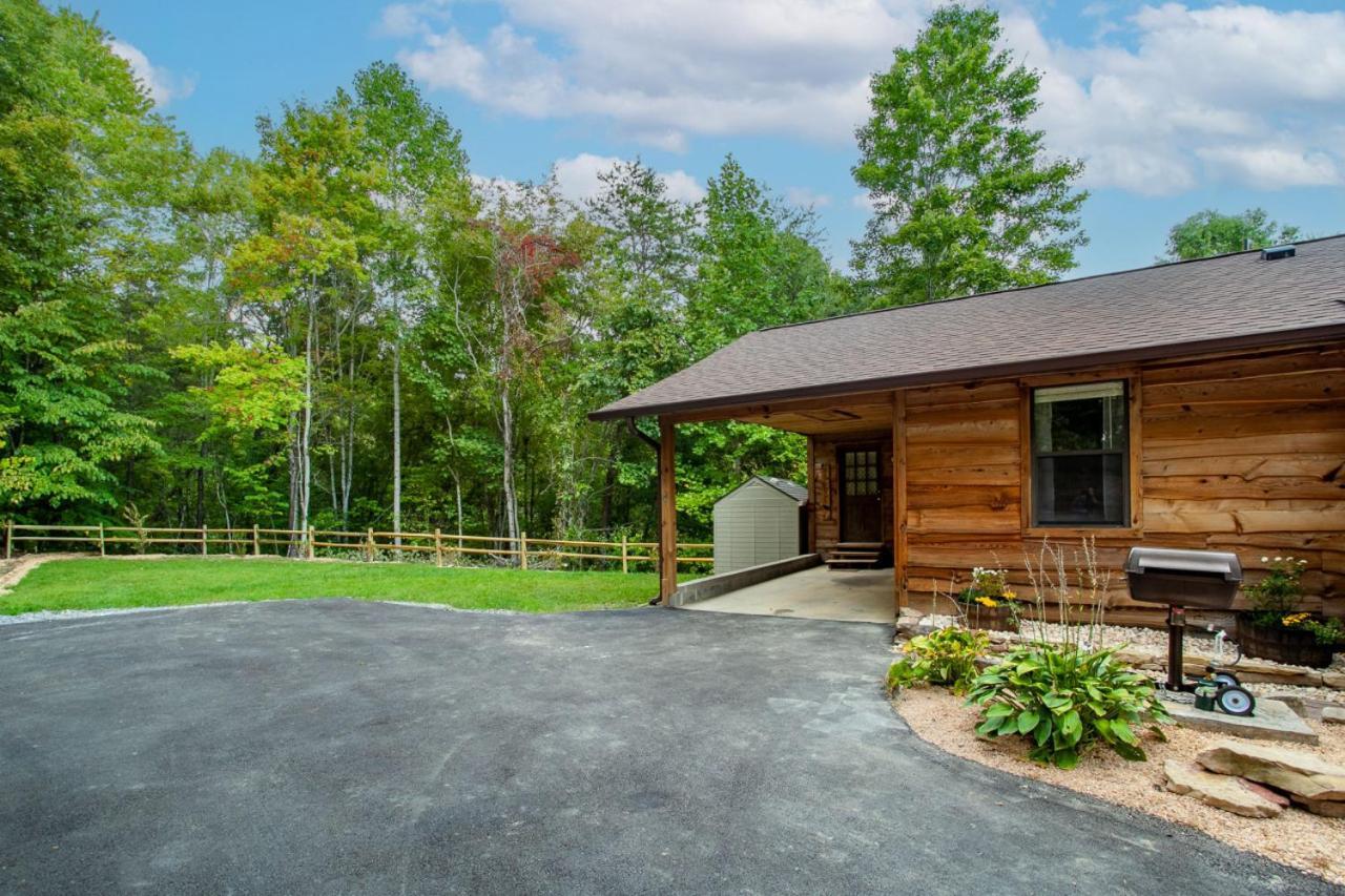 Forest Home Hot Tub Fire Pit Pool Table Pigeon Forge Exterior photo