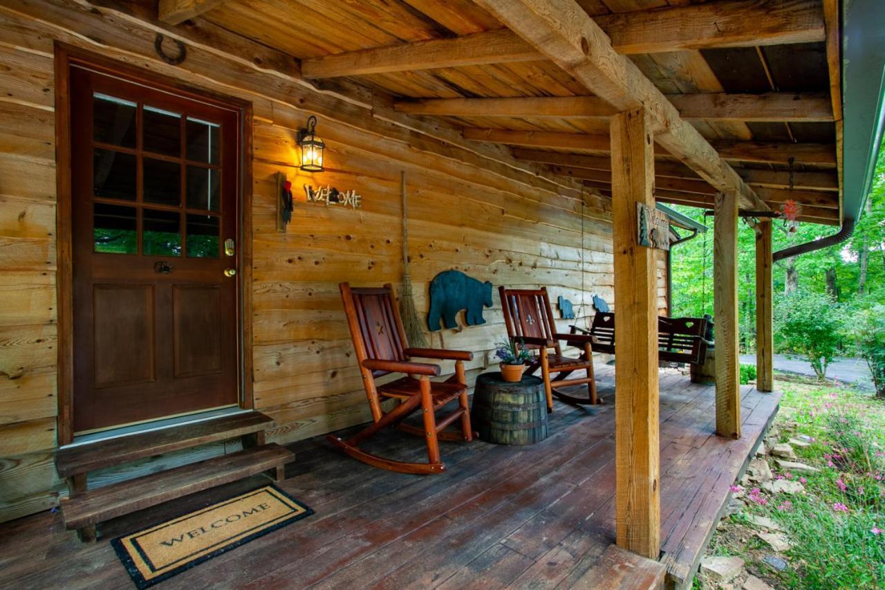 Forest Home Hot Tub Fire Pit Pool Table Pigeon Forge Exterior photo